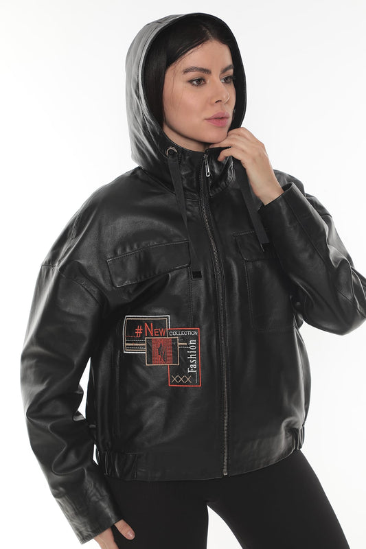 MOTOSİKLETLİ 2 KADIN